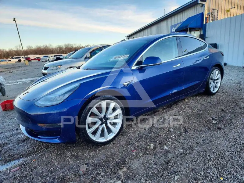 2018 Tesla Model 3 фото