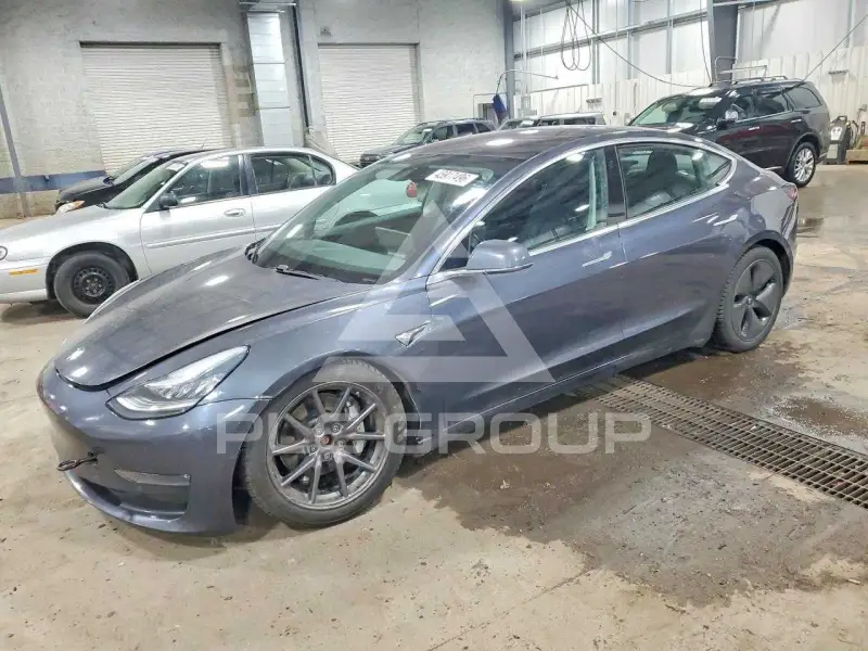 2018 Tesla Model 3 фото