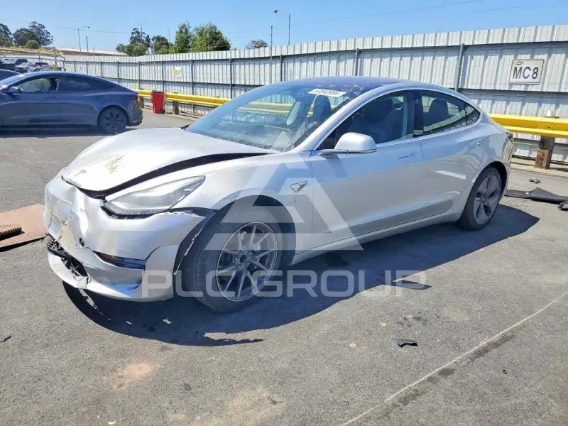 2018 Tesla Model 3 фото