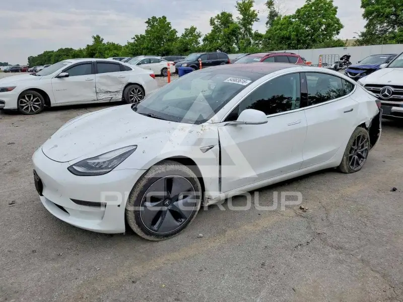 2018 Tesla Model 3 фото
