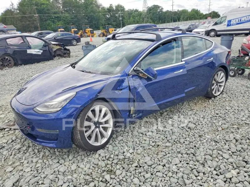 2018 Tesla Model 3 фото