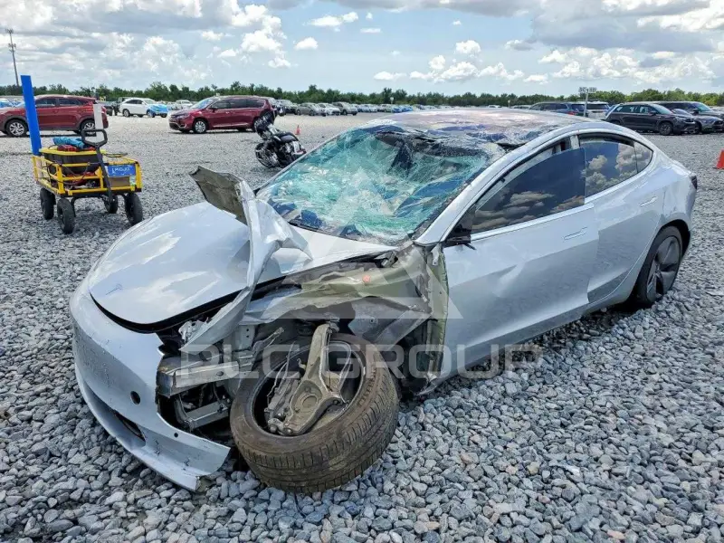 2018 Tesla Model 3 photo