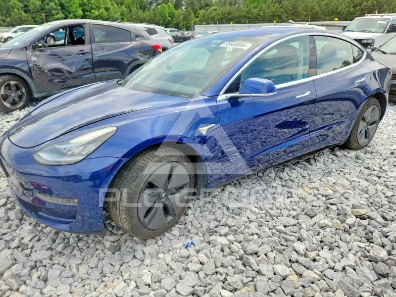 2018 Tesla Model 3 фото