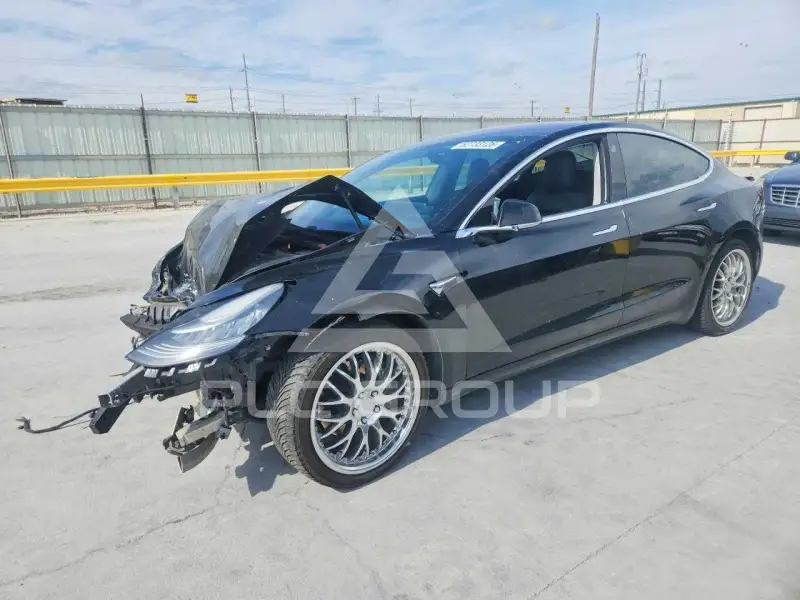 2018 Tesla Model 3 фото