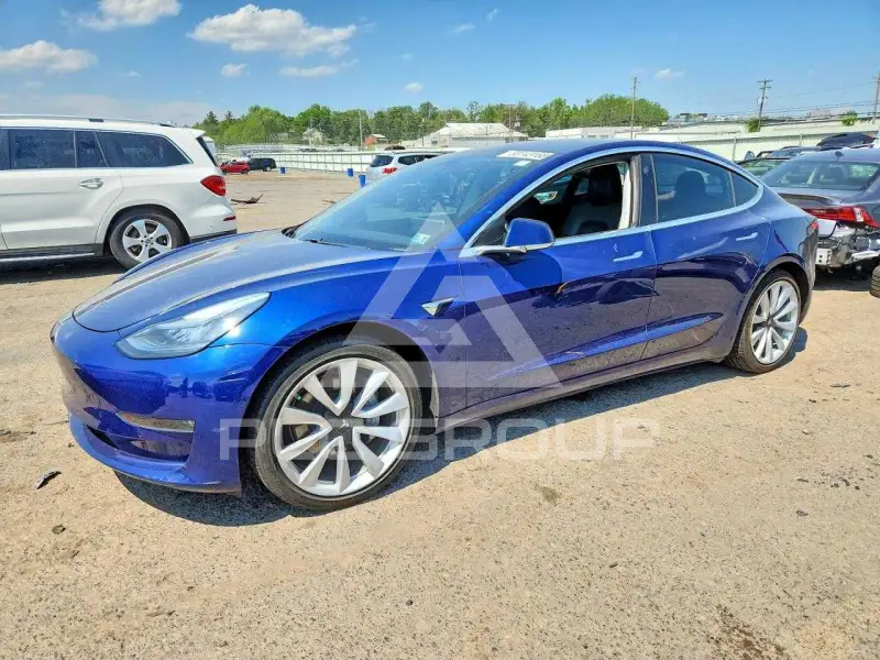 2018 Tesla Model 3 фото