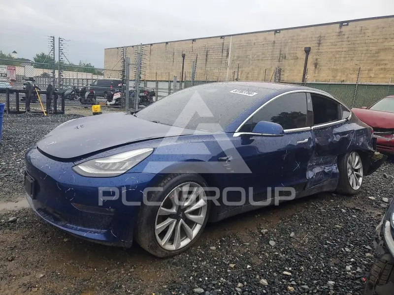 2018 Tesla Model 3 фото