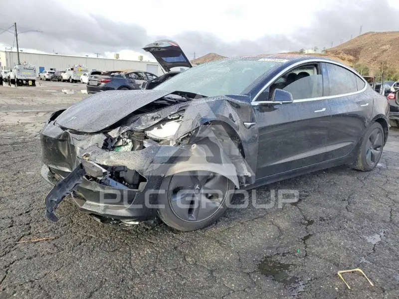 2018 Tesla Model 3 фото