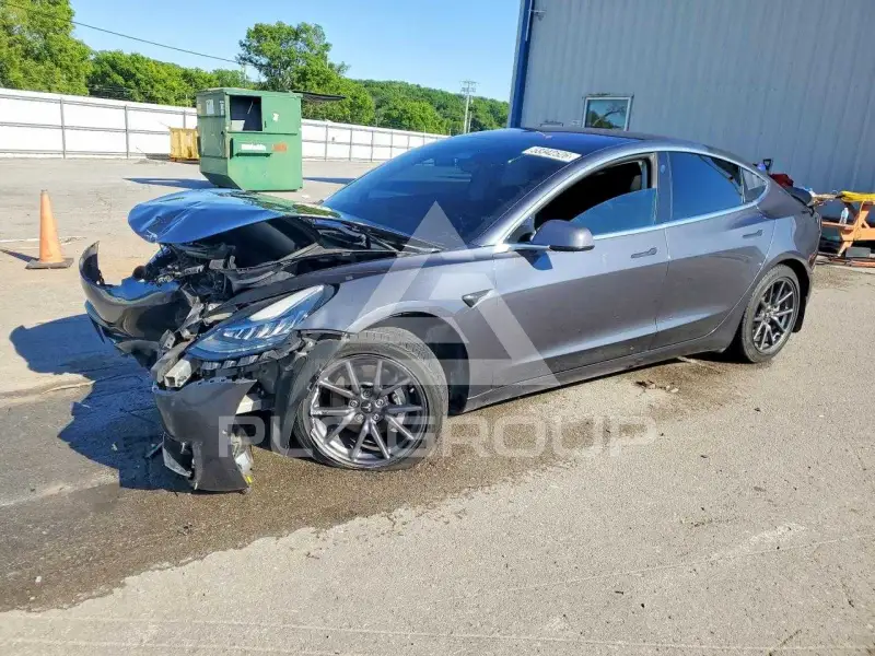 2018 Tesla Model 3 фото
