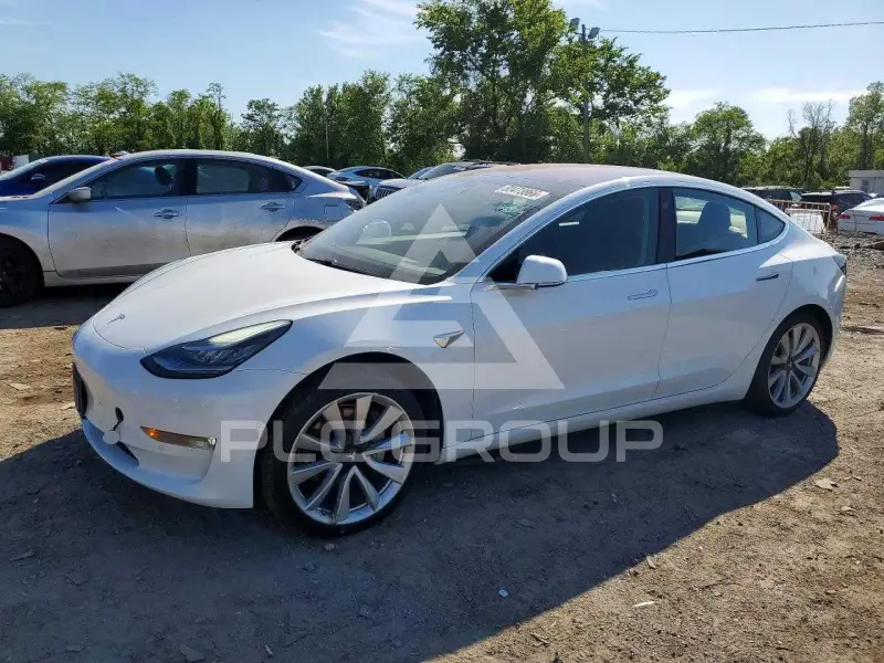 2018 Tesla Model 3 фото