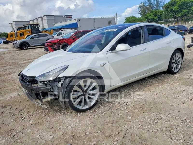 2018 Tesla Model 3 фото