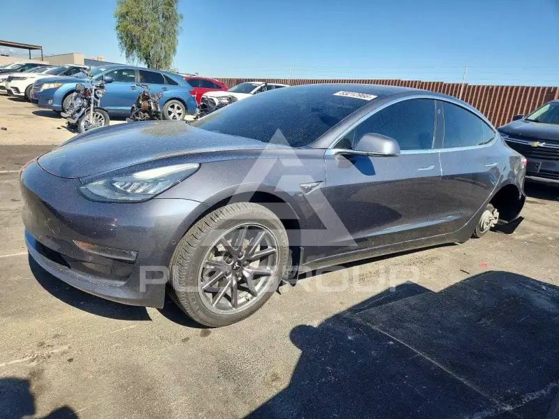 2018 Tesla Model 3 фото