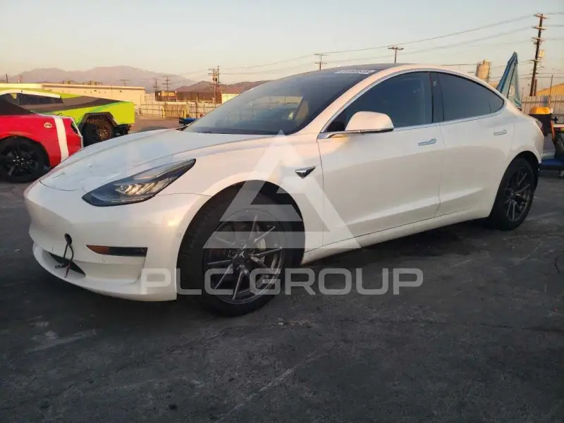 2018 Tesla Model 3 фото