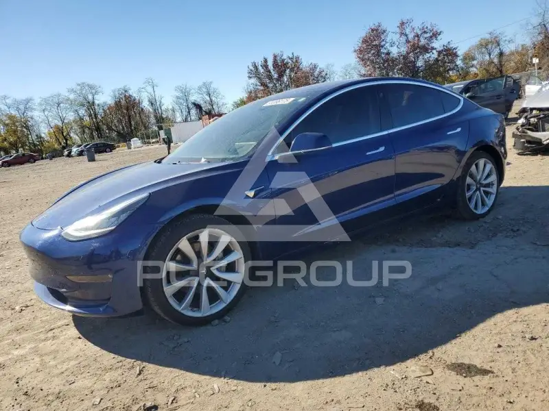 2018 Tesla Model 3 фото