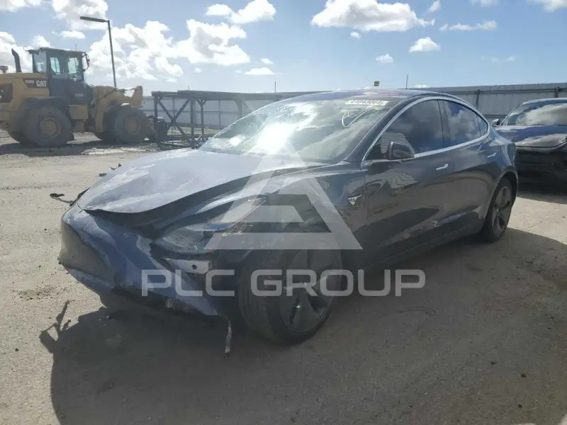 2018 Tesla Model 3 фото