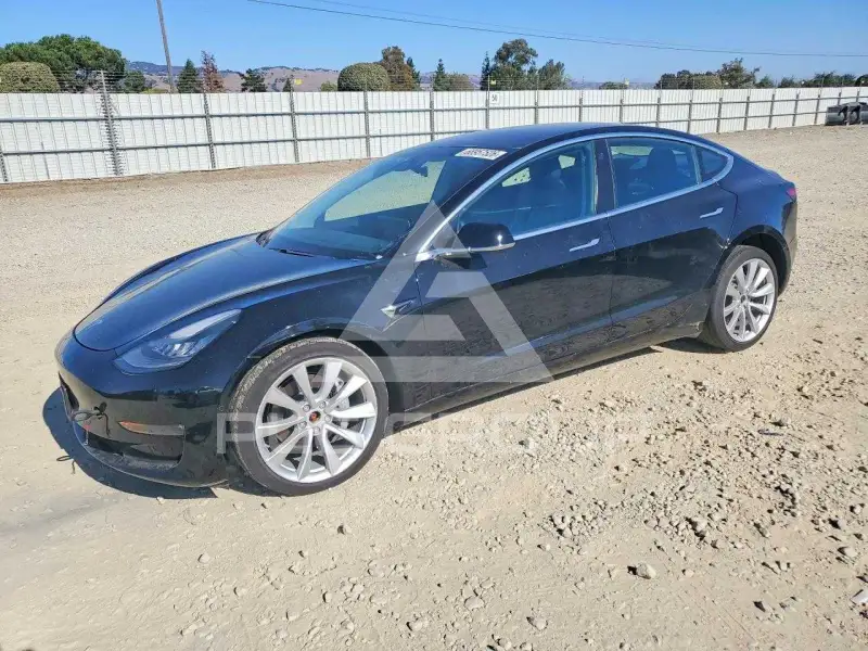 2018 Tesla Model 3 фото