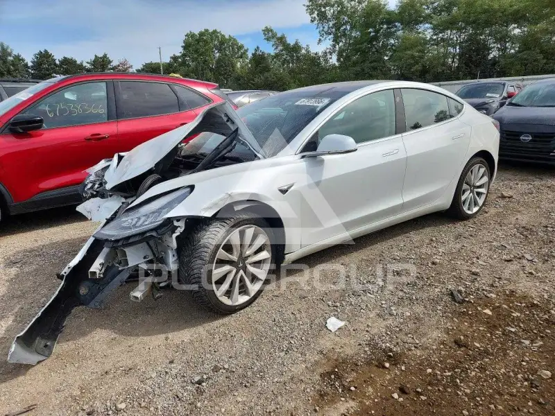 2018 Tesla Model 3 фото