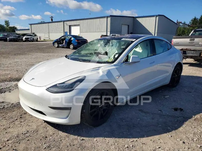 2018 Tesla Model 3 photo