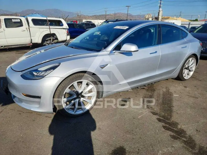 2018 Tesla Model 3 фото