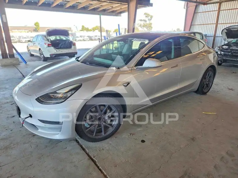 2018 Tesla Model 3 фото