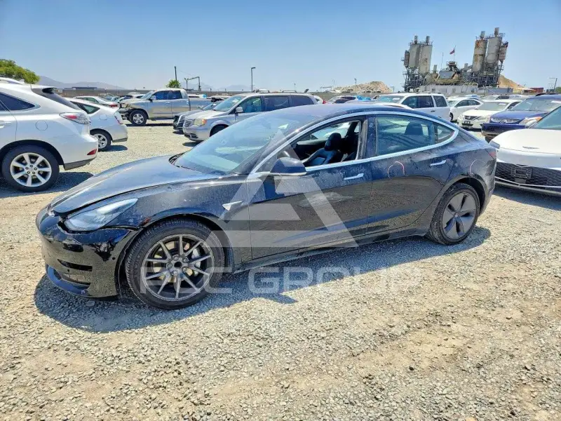 2018 Tesla Model 3 фото