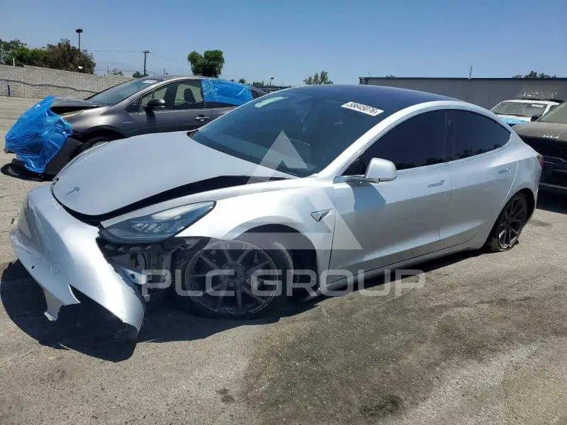 2018 Tesla Model 3 фото