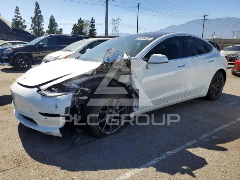 2018 Tesla Model 3 фото