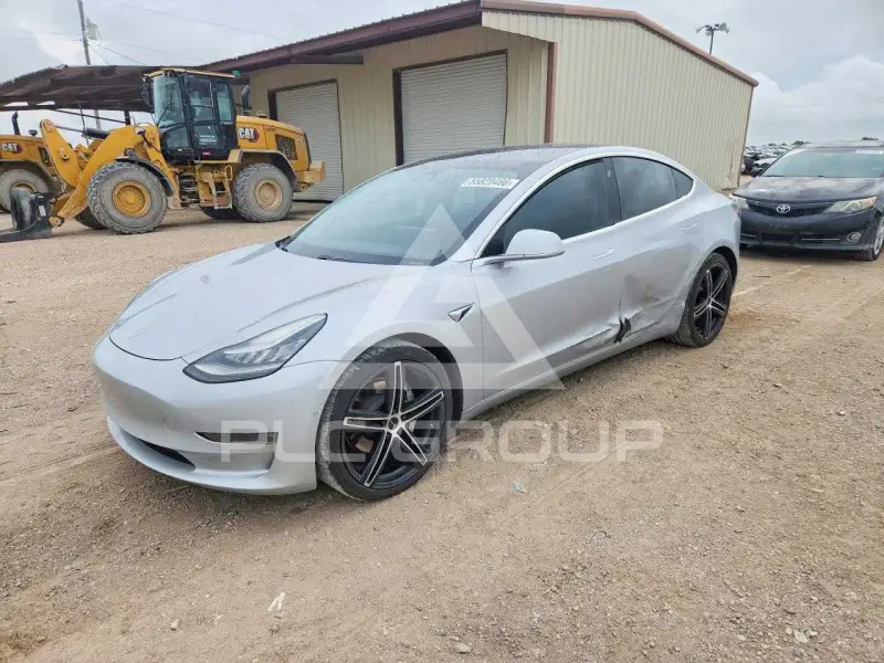 2018 Tesla Model 3 photo