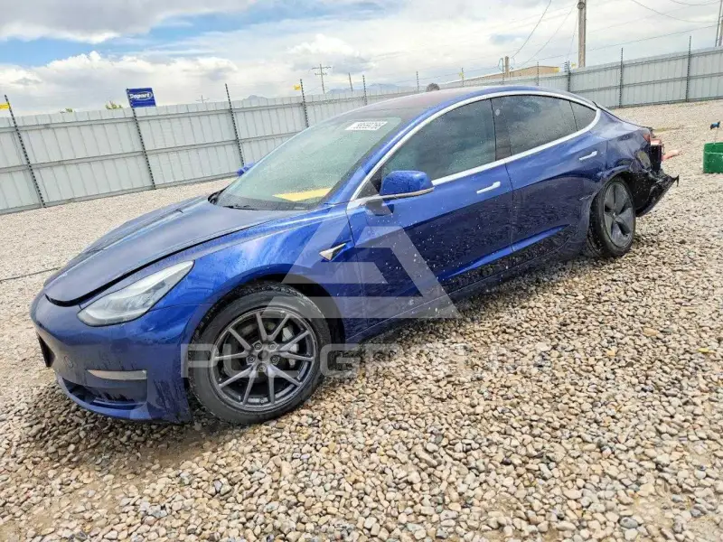 2018 Tesla Model 3 photo