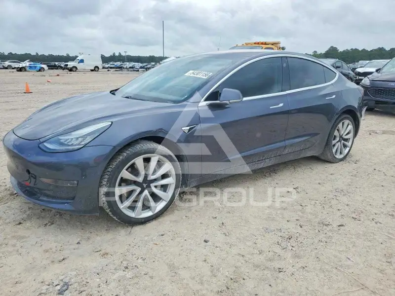 2018 Tesla Model 3 фото