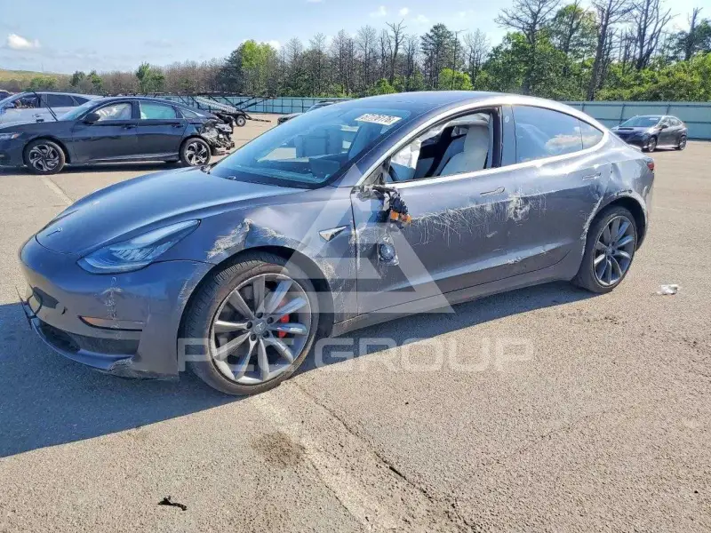 2018 Tesla Model 3 фото