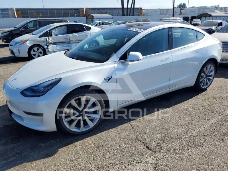2018 Tesla Model 3 photo