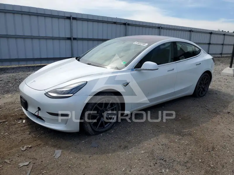 2018 Tesla Model 3 photo