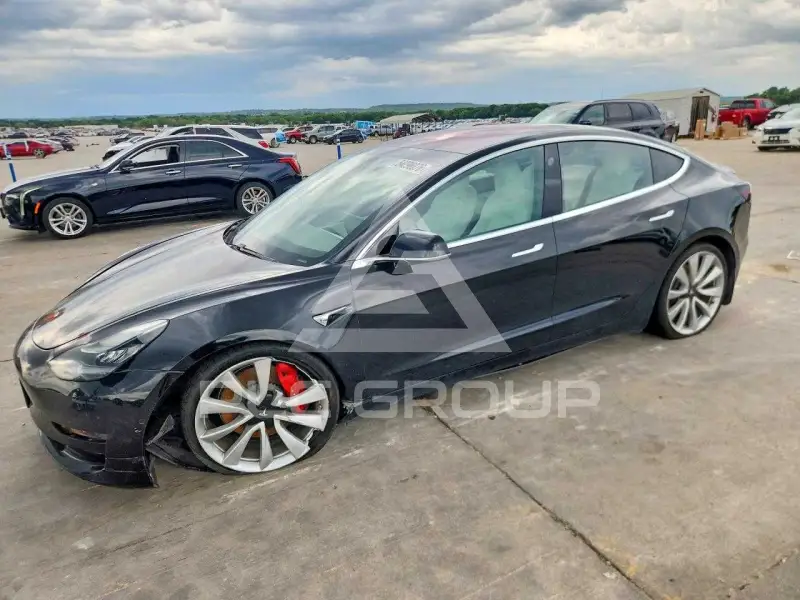 2018 Tesla Model 3 фото