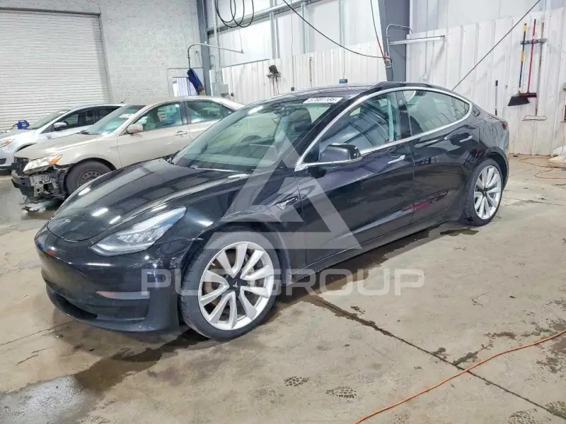 2018 Tesla Model 3 фото