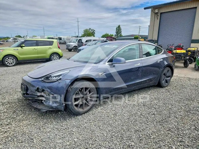 2018 Tesla Model 3 photo