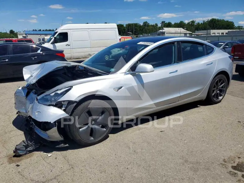 2018 Tesla Model 3 фото