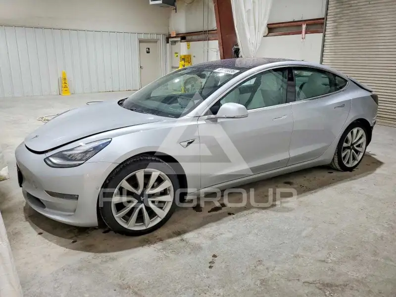 2018 Tesla Model 3 photo