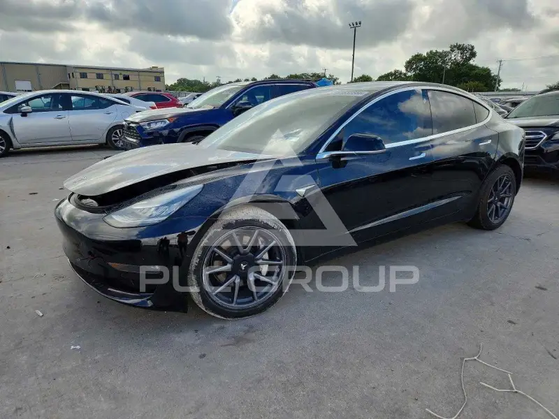 2018 Tesla Model 3 фото