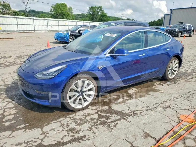 2018 Tesla Model 3 фото