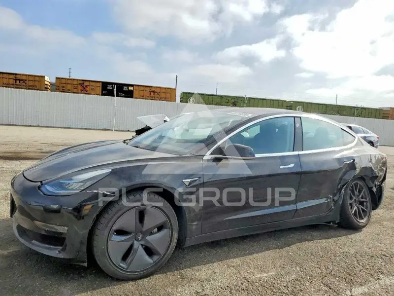 2018 Tesla Model 3 фото