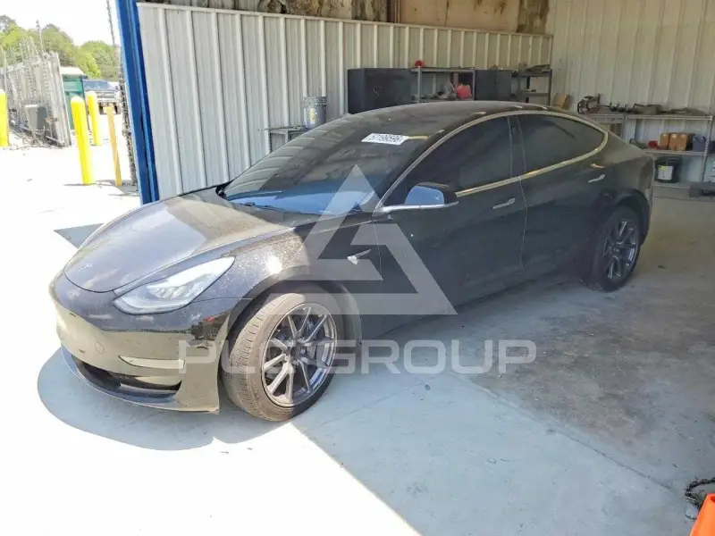 2018 Tesla Model 3 фото