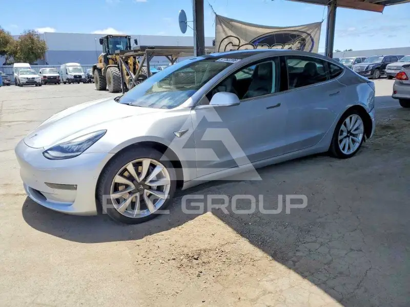 2018 Tesla Model 3 фото