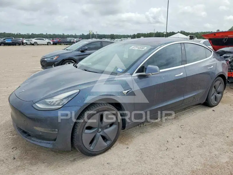 2018 Tesla Model 3 фото
