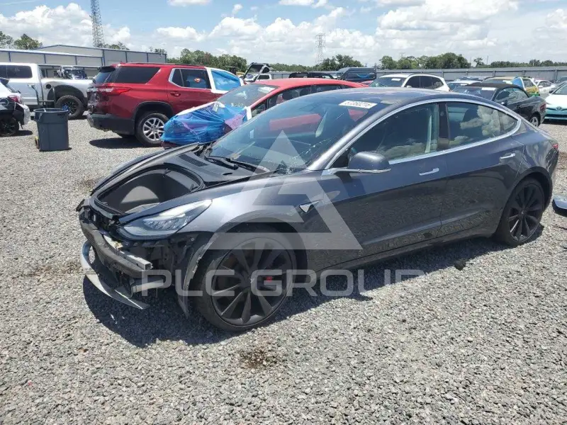 2018 Tesla Model 3 фото
