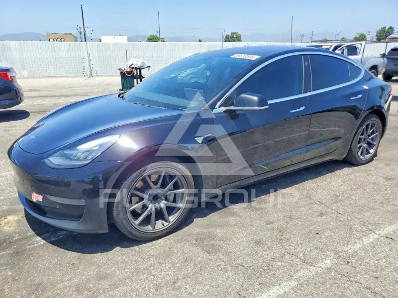 2018 Tesla Model 3 фото