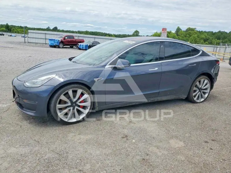 2018 Tesla Model 3 фото