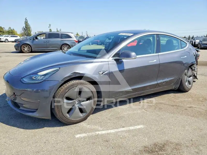 2018 Tesla Model 3 фото