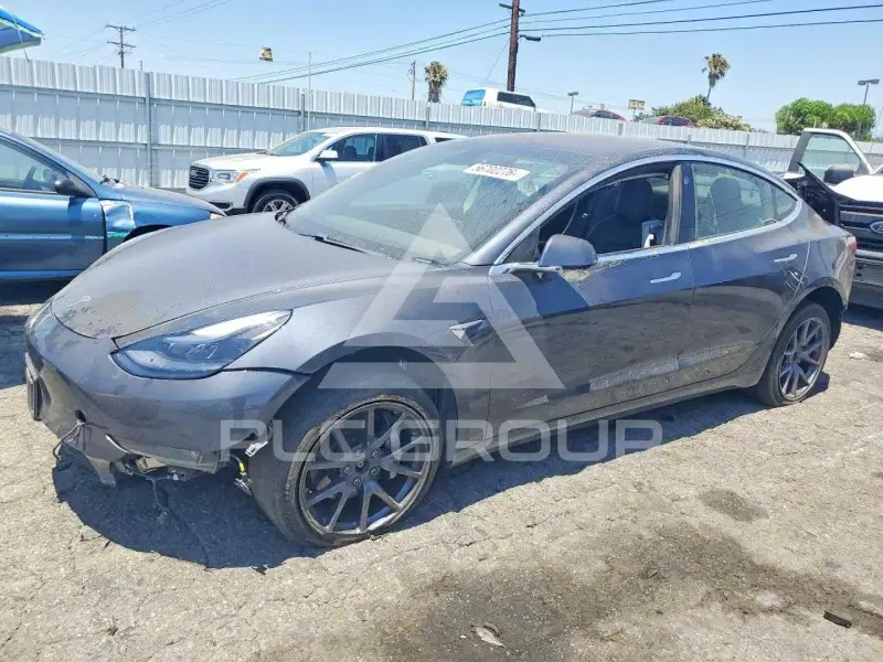2018 Tesla Model 3 фото