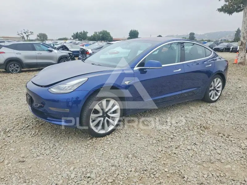 2018 Tesla Model 3 фото