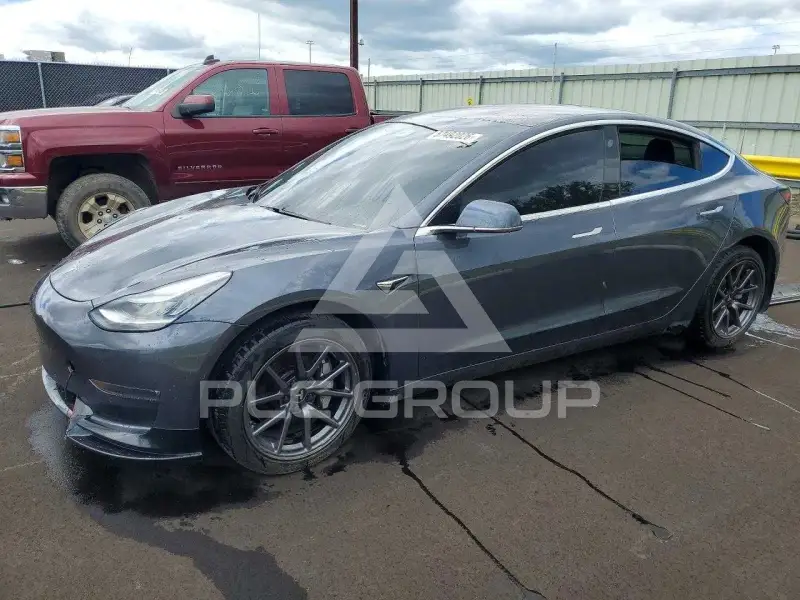 2018 Tesla Model 3 фото